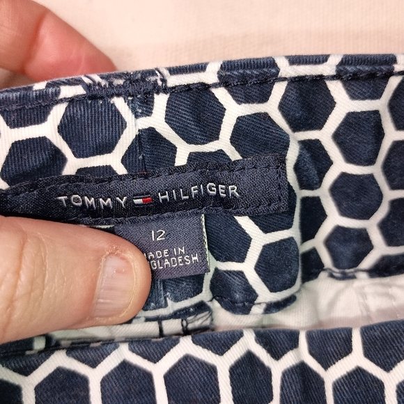 TOMMY HILFIGER Blue White Hexagonal Preppy Summer Edgy Damask  Shorts  (#655) - Picture 2 of 8